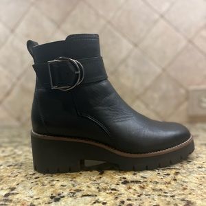 Blondo Black Chelsea Style Boots 8.5